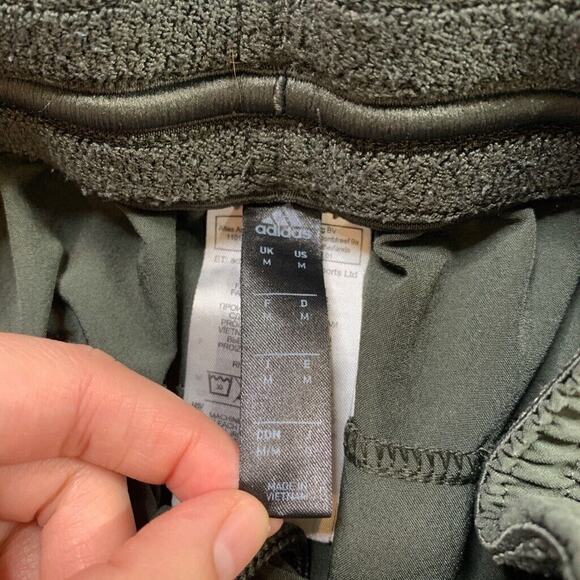 Adidas Shorts Mens M Forest Green Drawstring Elastic Waist Band Pockets Training - Picture 6 of 12